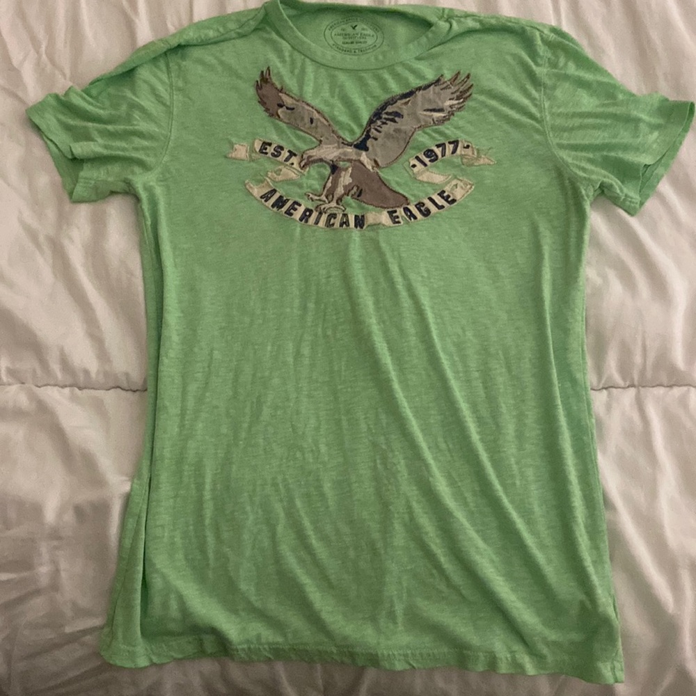 Worn a few times, good condition, green T-shirt, American eagle,